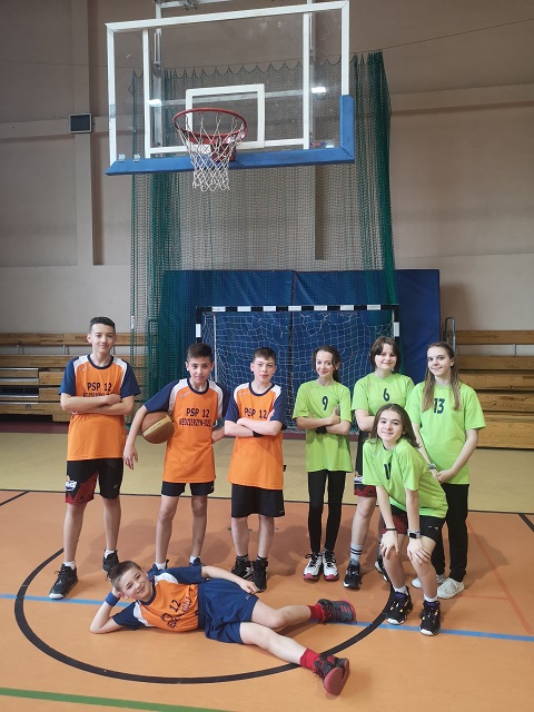 MISTRZOSTWA POWIATU W KOSZYKÓWCE 3×3